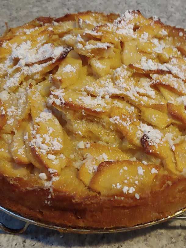 Tuscan Apple Cake